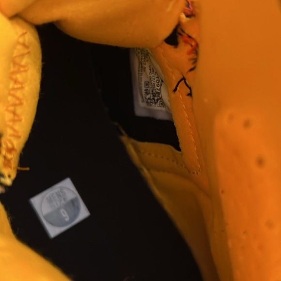 Jordan 1 Zoom Air CMFT Men’s 9
Black/Chilie/Red/White. MINT - Picture 5 of 7